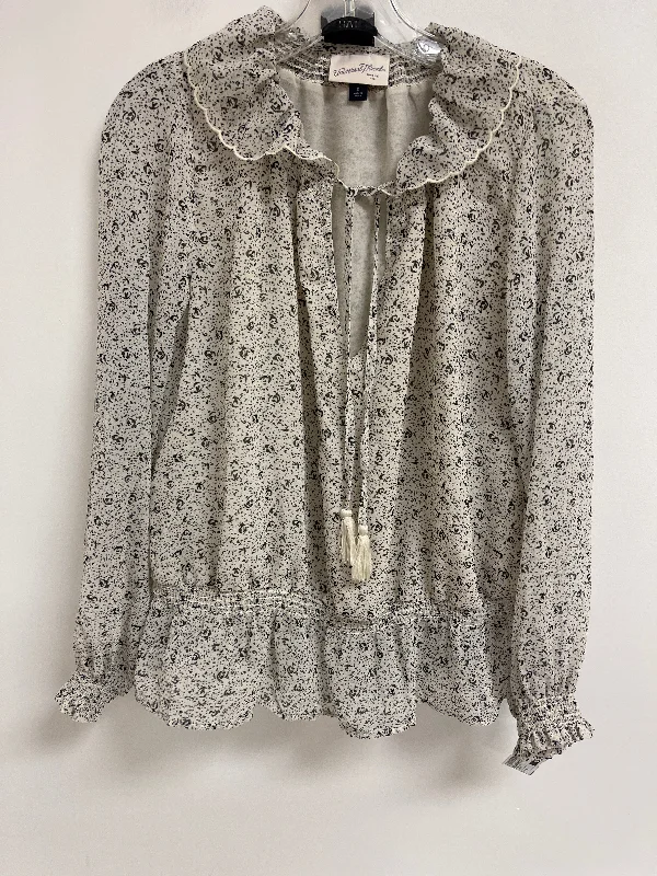 All-Purpose Wear Top Long Sleeve By Universal Thread In Cream, Size: S