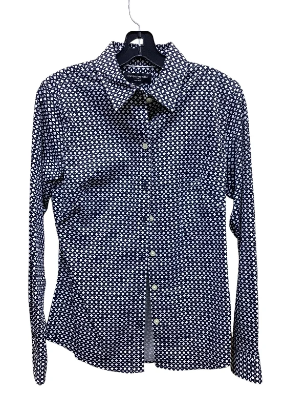 Active Tops Top Long Sleeve By Banana Republic In Blue & White, Size: M