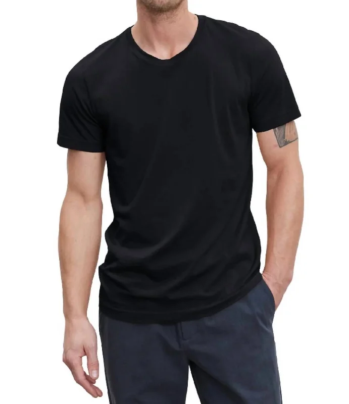 Weekend Wear Howard Tee In Black