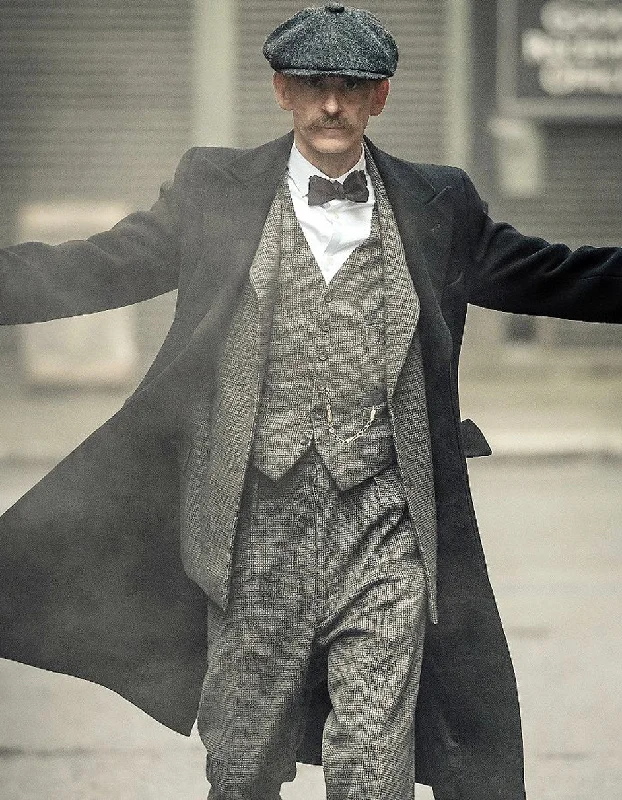 Relaxed Looks Mens Costume Arthur Shelby Vested Grey Suit with Black Overcoat & Hat Relaxed Looks Mens Costume Arthur Shelby Vested Grey Suit with Black Overcoat & Hat