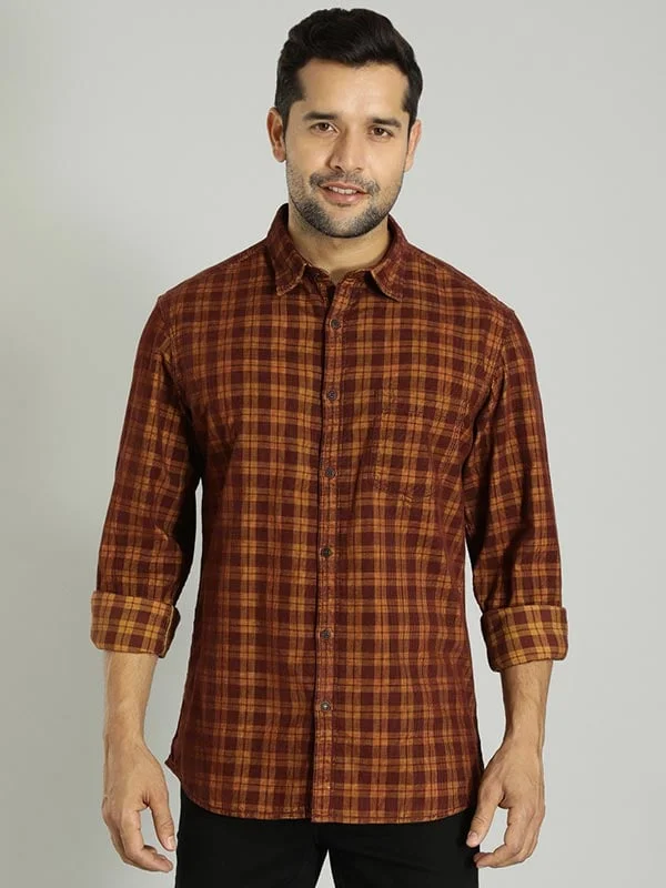 Outdoor Essentials Winter Fashion Men Checked Full Sleeve Cotton Blend Shirt