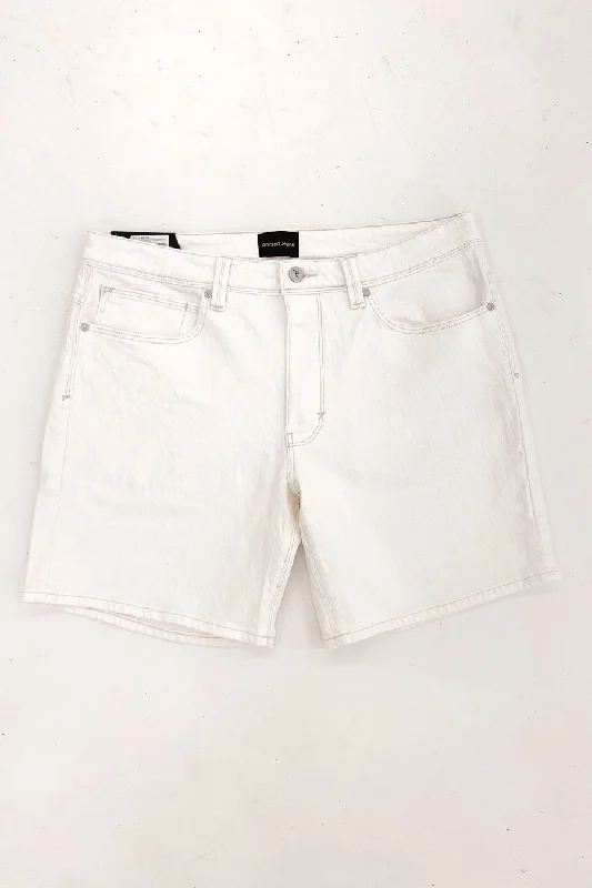 A 90s Cropped Short Powder White