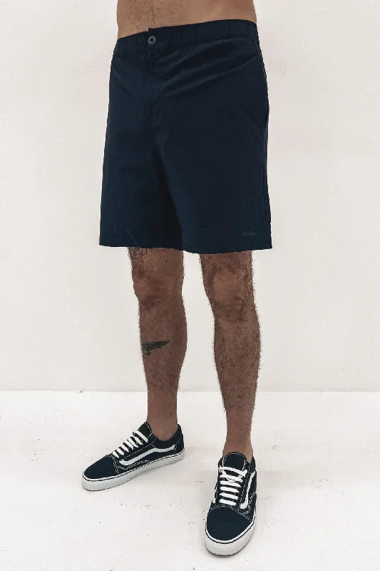 Sporty Essentials Practical Jeans Venture Short Worn Navy