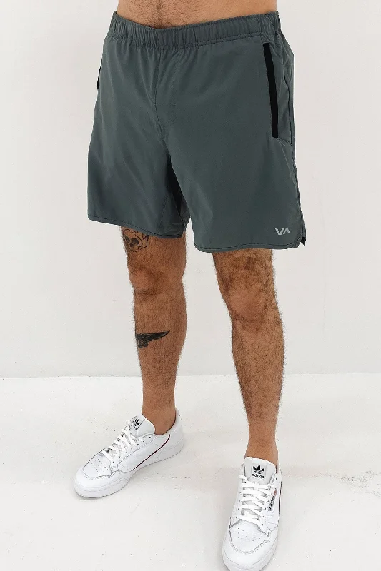 Casual Sneakers Trendy Outerwear Yogger IV Elastic Short 17" Smoke I