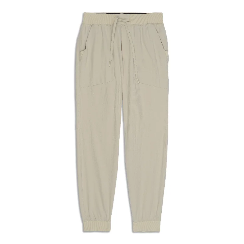 Effortless Gear ABC Jogger - Resale